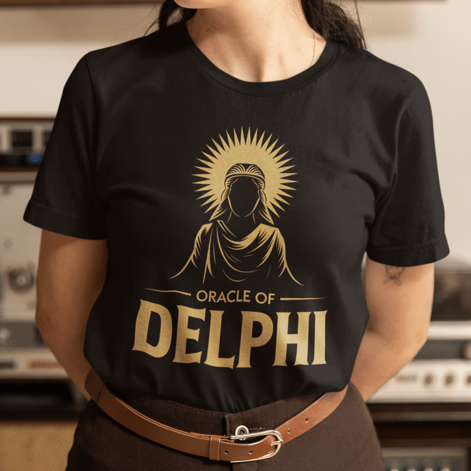 Black / S Oracle of Delphi - High Priestess of Apollo - The Pythia T-Shirt